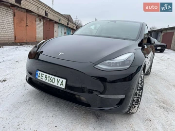 Авто Tesla Model Y 2024 № 8421323