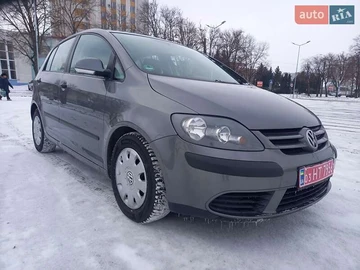 Авто Volkswagen Golf Plus 2006 № 8421505