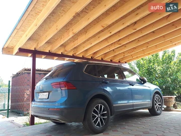 Авто Volkswagen Tiguan 2019 № 8421767