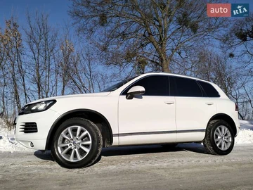 Авто Volkswagen Touareg 2014 № 8422180