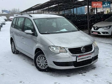 Авто Volkswagen Touran 2008 № 8422403