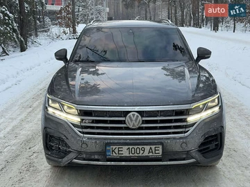 Авто Volkswagen Touareg 2018 № 8423864