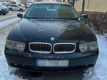 Авто BMW 7 Series 2002 № 8424370