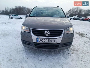 Авто Volkswagen Touran 2008 № 8424642