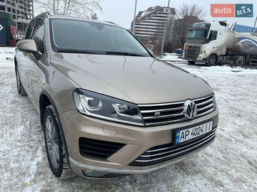 Авто Volkswagen Touareg 2015 № 8424774