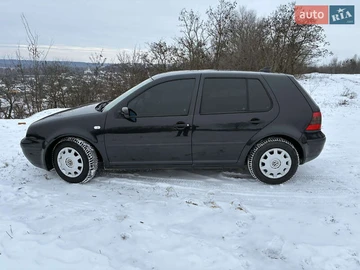 Авто Volkswagen Golf 2000 № 8426060