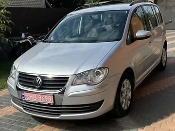 Авто Volkswagen Touran 2009 № 8426244
