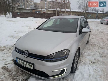 Авто Volkswagen E-Golf 2015 № 8426248