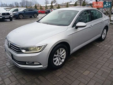 Авто Volkswagen Passat 2017 № 8426323