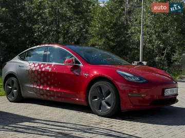 Авто Tesla Model 3 2018 № 8426402