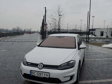 Авто Volkswagen E-Golf 2017 № 8427064