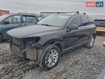 Авто Volkswagen Touareg 2015 № 8427167