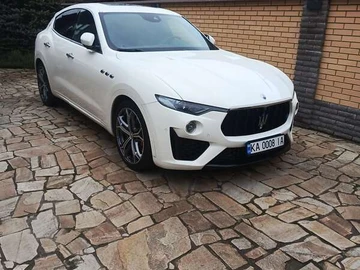 Авто Maserati Levante 2021 № 8428124