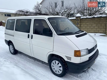 Авто Volkswagen Transporter 2000 № 8428317