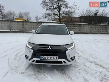 Авто Mitsubishi Outlander 2017 № 8429062