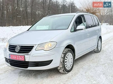 Авто Volkswagen Touran 2008 № 8429325