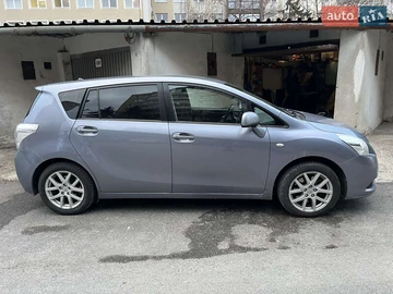 Авто Toyota Verso 2009 № 8429361