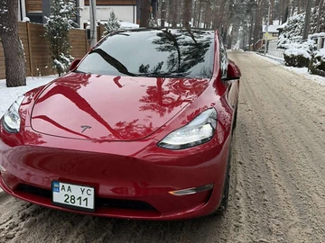 Авто Tesla Model Y 2023 № 8430885