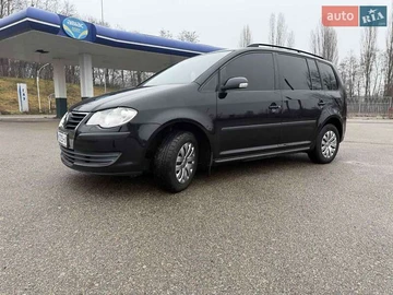 Авто Volkswagen Touran 2008 № 8431216