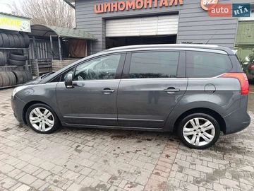Авто Peugeot 5008 2011 № 8431232
