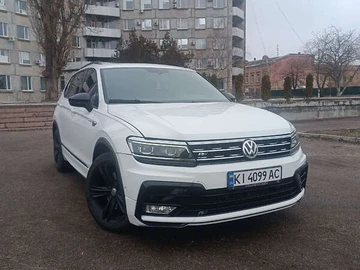 Авто Volkswagen Tiguan 2019 № 8431444