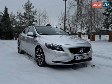 Авто Volvo V40 2014 № 8432009