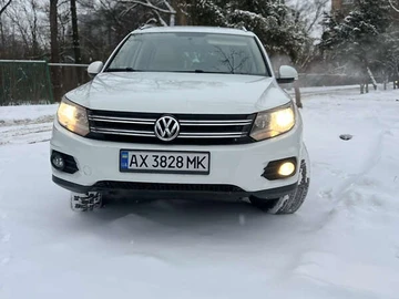 Авто Volkswagen Tiguan 2014 № 8432013