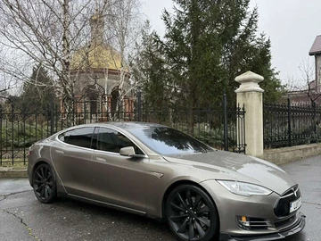 Авто Tesla Model S 2016 № 8432029
