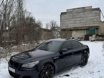 Авто BMW 5 Series 2004 № 8432377