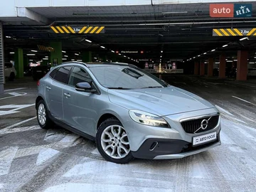 Авто Volvo V40 2018 № 8432663