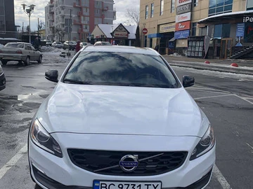 Авто Volvo V60 2015 № 8433563