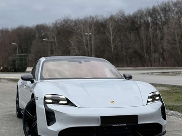 Авто Porsche Taycan 2021 № 8433640