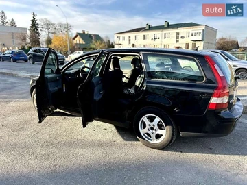 Авто Volvo V50 2004 № 8433893