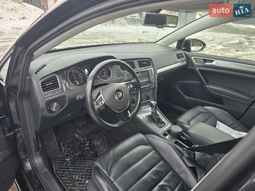 Авто Volkswagen E-Golf 2015 № 8434066