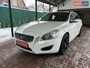 Авто Volvo V60 2012 № 8434185