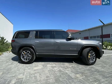 Авто Rivian R1S 2023 № 8435298