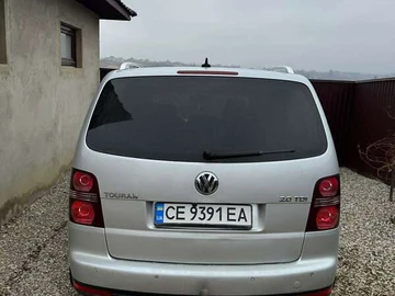 Авто Volkswagen Touran 2008 № 8435536