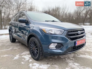 Авто Ford Escape 2018 № 8436218