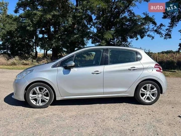 Авто Peugeot 208 2012 № 8437375