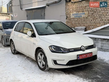 Авто Volkswagen E-Golf 2015 № 8437534