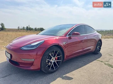 Авто Tesla Model 3 2019 № 8437757