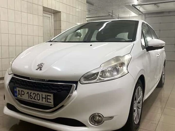 Авто Peugeot 208 2013 № 8438051
