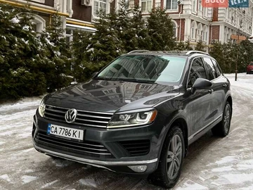 Авто Volkswagen Touareg 2015 № 8438380