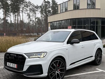Авто Audi Q7 2021 № 8439318