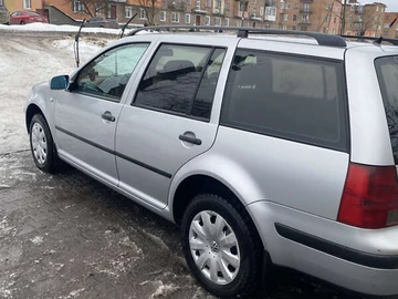 Авто Volkswagen Golf 2002 № 8439391