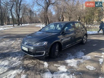 Авто Volkswagen E-Golf 2014 № 8439529