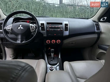 Авто Mitsubishi Outlander Xl 2008 № 8439540