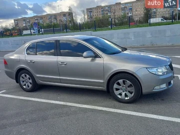 Авто Skoda Superb 2012 № 8439575