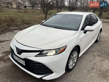 Авто Toyota Camry 2017 № 8440000