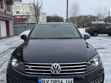 Авто Volkswagen Touareg 2017 № 8440131
